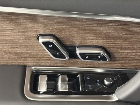 New 2026 Land Rover Range Rover SE image 23