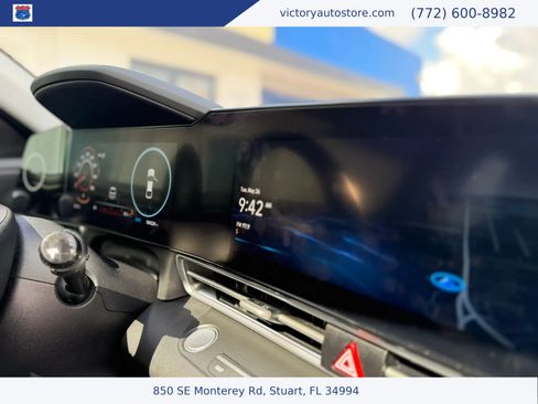 Used 2023 Hyundai Elantra Limited FWD image 5