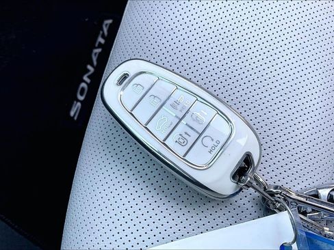 Used 2022 Hyundai Sonata Limited w/ Cargo Package image 36