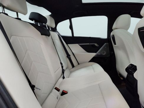 New 2026 BMW 550e xDrive w/ Executive Package image 28