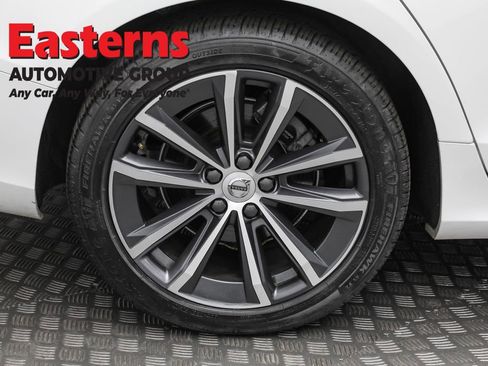 Used 2022 Volvo S60 B5 Momentum image 30