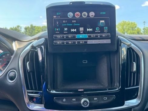 Used 2019 Chevrolet Traverse LT AWD/4WD image 18