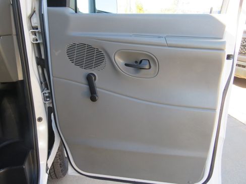 Used 2008 Ford E-250 and Econoline 250 image 24