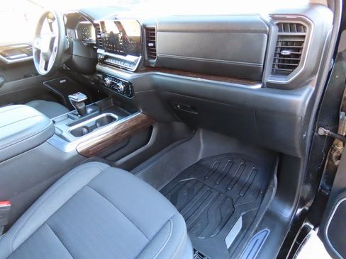 Used 2023 GMC Sierra 1500 Elevation w/ Preferred Package image 12