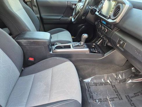 Used 2022 Toyota Tacoma TRD Off-Road w/ Technology Package RWD image 19