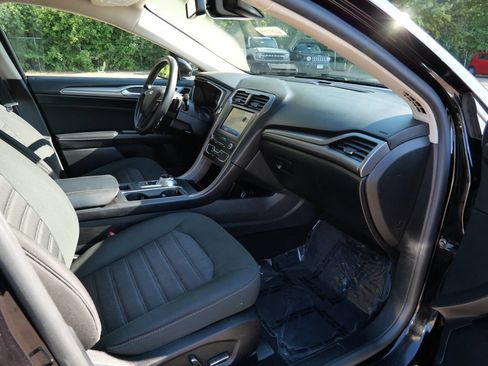 Used 2019 Ford Fusion SE AWD/4WD image 11