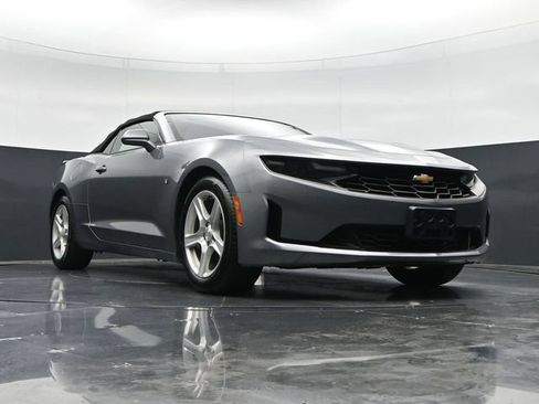 Used 2020 Chevrolet Camaro LT RWD image 38