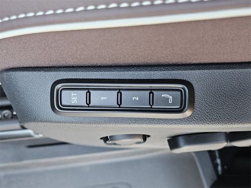 New 2025 Volkswagen ID. Buzz Pro S image 26