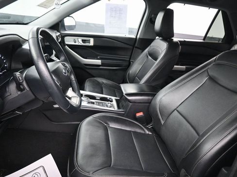 Used 2023 Ford Explorer Limited AWD/4WD image 28