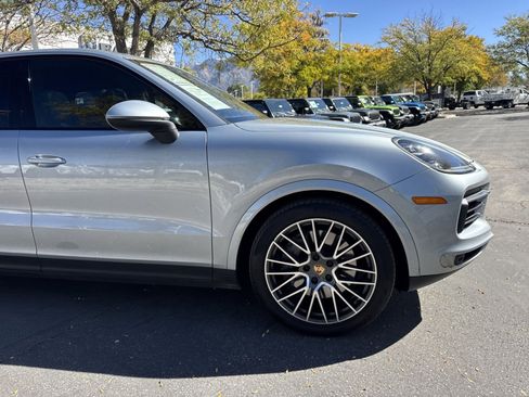 Used 2020 Porsche Cayenne S image 14