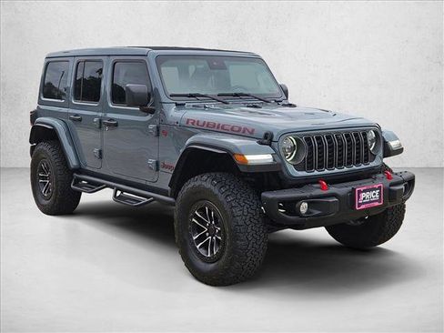 Used 2025 Jeep Wrangler Unlimited Rubicon image 3