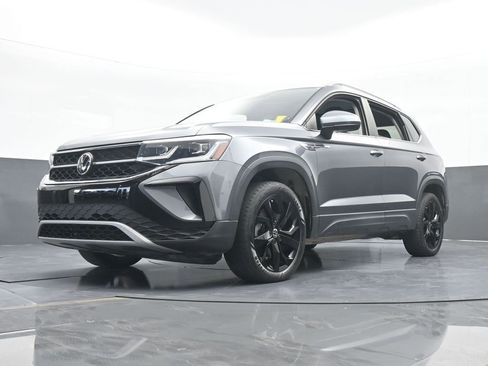 Used 2022 Volkswagen Taos SEL w/ Panoramic Sunroof Package image 56