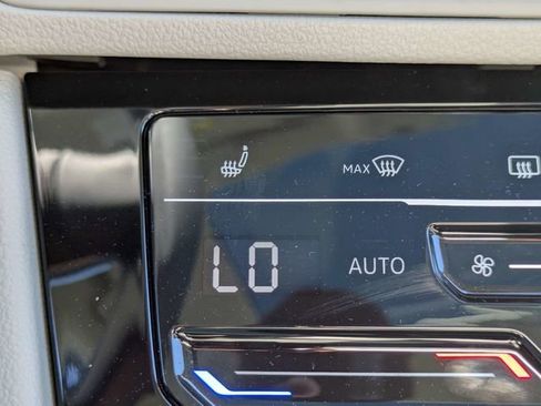 New 2026 Volkswagen Jetta SE FWD image 23