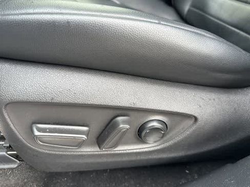 Used 2022 Toyota Highlander XLE image 13