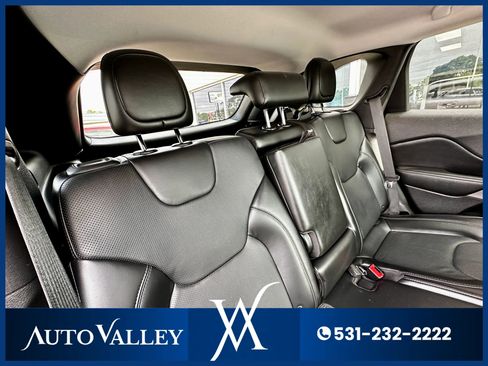 Used 2019 Jeep Cherokee Limited image 25