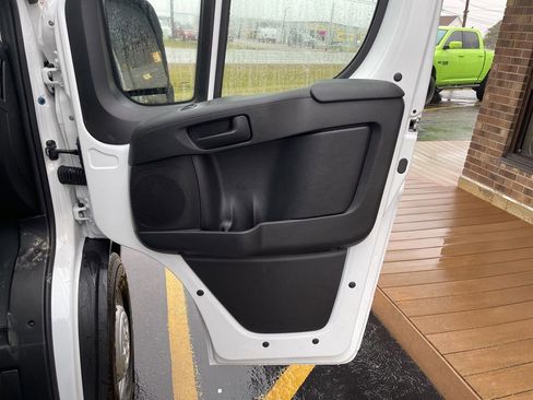 New 2025 RAM ProMaster 3500 w/ Premium Convenience Group image 7