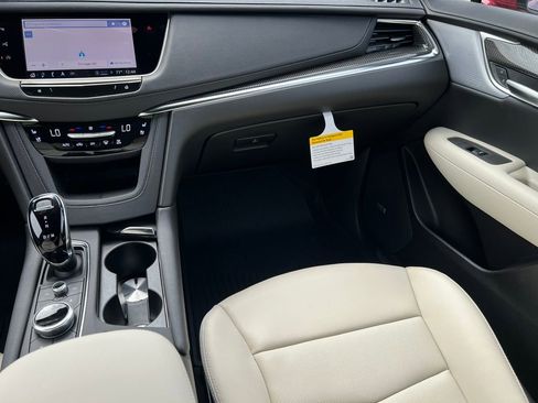 New 2026 Cadillac XT5 Sportv w/ LPO, Floor Liner Package image 30