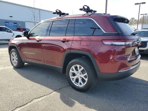 Used 2022 Jeep Grand Cherokee Limited w/ Luxury Tech Group II image 6