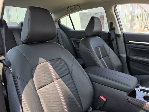 Certified 2025 Nissan Altima 2.5 SR FWD image 17