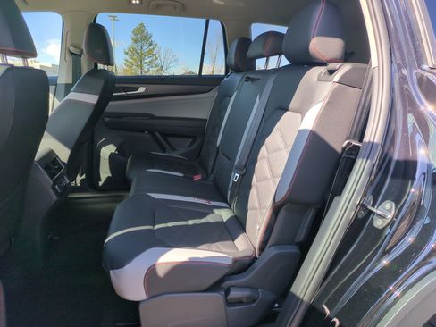 New 2026 Volkswagen Atlas Peak Edition image 16