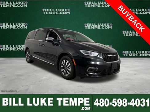 Used 2023 Chrysler Pacifica Limited image 1