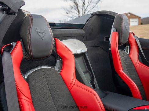 Used 2021 Chevrolet Corvette Stingray Premium Conv w/ Z51 Performance Package image 46