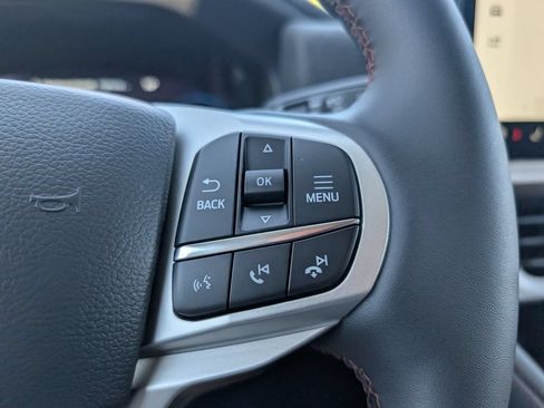 New 2026 Ford Explorer Active RWD image 12