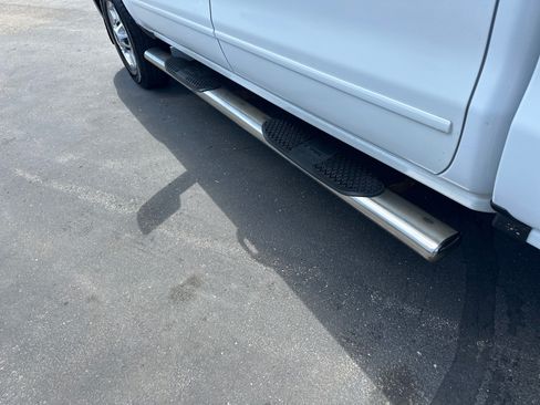 Used 2018 Chevrolet Silverado 2500 LT AWD/4WD image 12