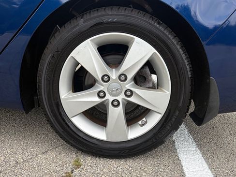 Used 2013 Hyundai Elantra GLS w/ Preferred Pkg FWD image 26