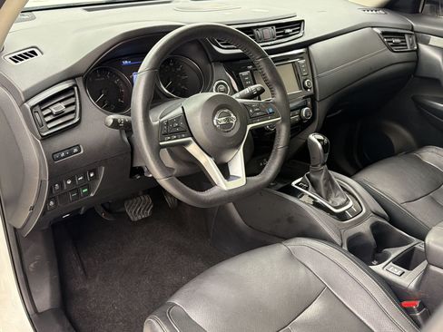 Used 2020 Nissan Rogue SL w/ Premium Package FWD image 4