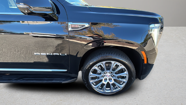 Used 2025 GMC Yukon Denali AWD/4WD image 39