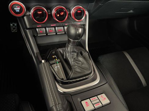 Used 2025 Toyota GR86 Premium w/ ALL Weather Mat Package (TMS) image 24