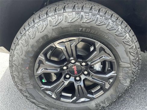 New 2025 GMC Canyon Elevation w/ Convenience Package image 6