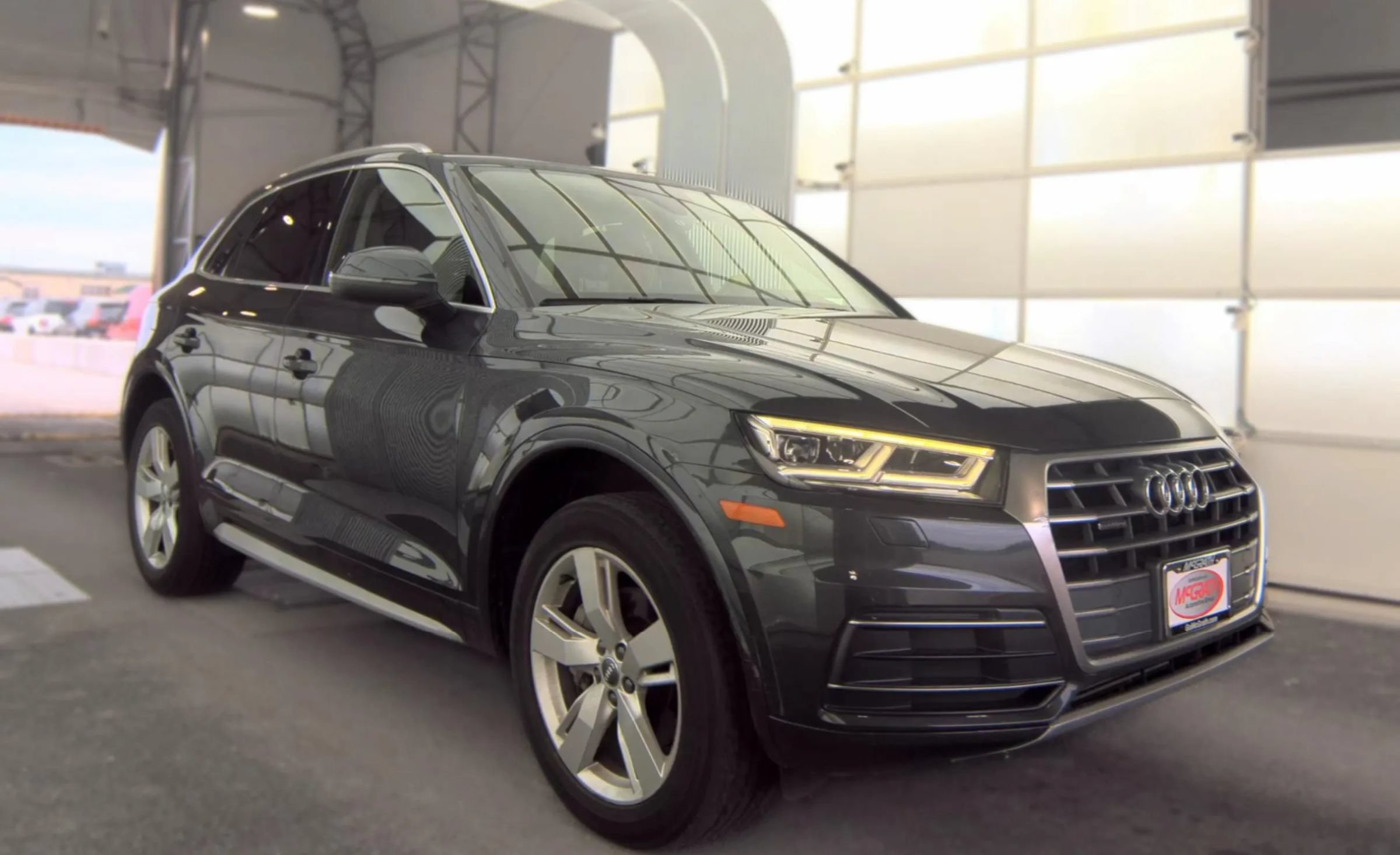 Used 2018 Audi Q5 2.0T Premium Plus w/ Premium Plus Package AWD/4WD image 3