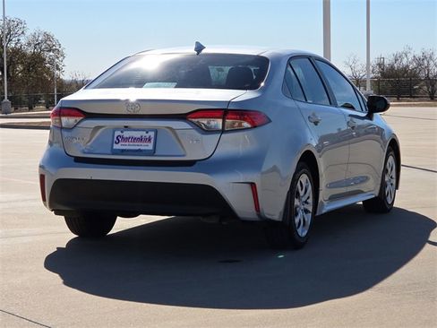 Used 2024 Toyota Corolla LE image 8