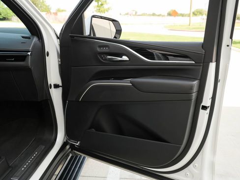 Used 2021 Cadillac Escalade Sport w/ Driver Assist Tech Package AWD/4WD image 18