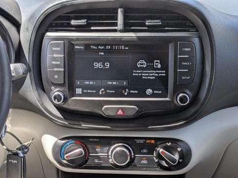 Used 2025 Kia Soul LX w/ LX Technology Package image 14