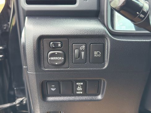 Used 2020 Toyota 4Runner SR5 Premium AWD/4WD image 15