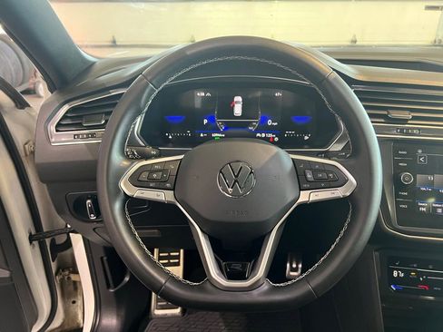 Used 2023 Volkswagen Tiguan SE R-Line image 19