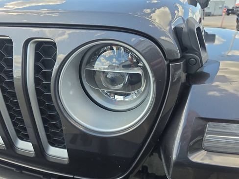 Used 2021 Jeep Wrangler Unlimited Sahara AWD/4WD image 28