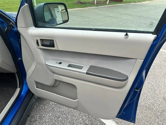 Used 2012 Ford Escape XLT FWD image 17