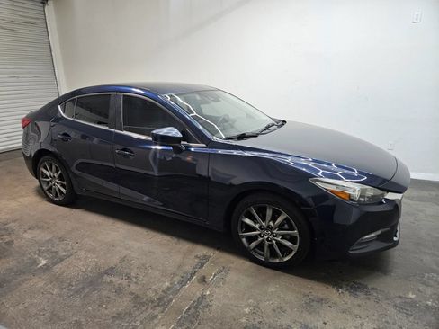 Used 2018 MAZDA MAZDA3 Touring FWD image 3
