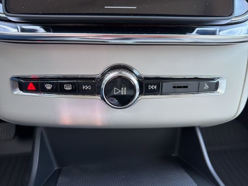 New 2026 Volvo XC90 B6 Ultra w/ Protection Package image 27