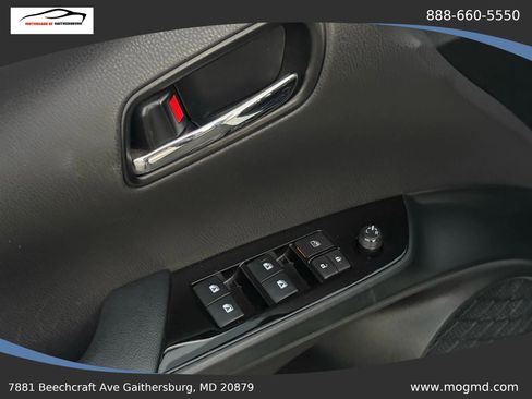Used 2018 Toyota Prius Prime Plus w/ Carpet Mat Package image 20