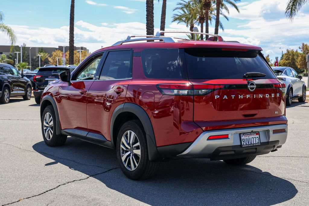 Used 2025 Nissan Pathfinder SL FWD image 6