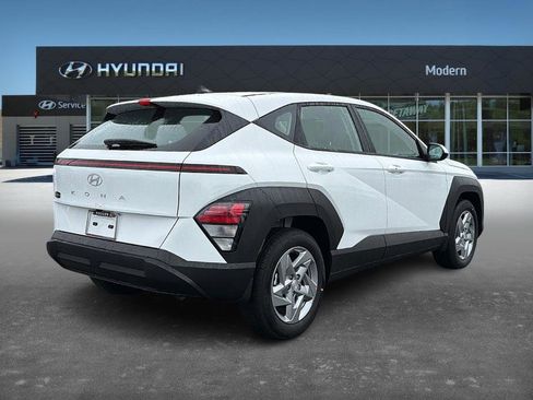 New 2026 Hyundai Kona SE image 3