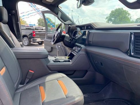 Used 2025 GMC Sierra 2500 AT4 AWD/4WD image 32