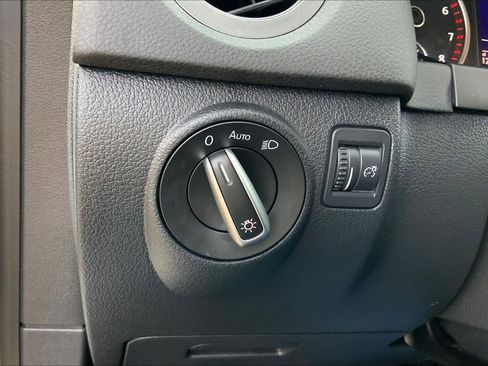 Used 2017 Volkswagen Tiguan Wolfsburg Edition image 31