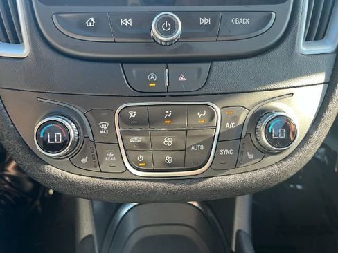 Used 2023 Chevrolet Malibu LT FWD image 23