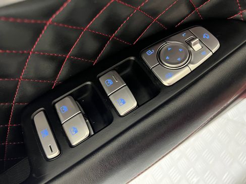 Used 2020 Genesis G70 3.3T w/ Sport Package image 22